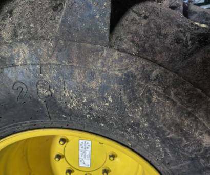 JohnDeere 約翰迪爾R230收割機