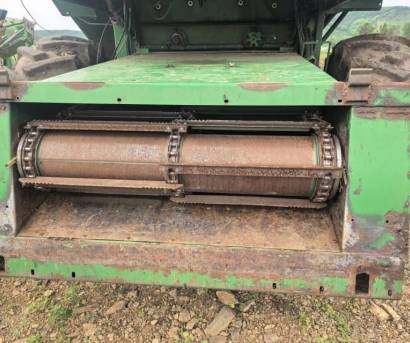JohnDeere 约翰迪尔W210收割机