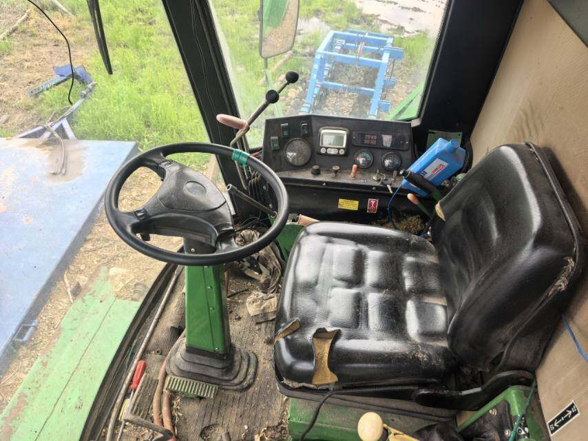 JohnDeere 约翰迪尔W210收割机