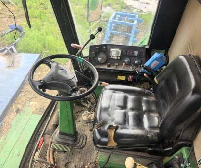 JohnDeere 约翰迪尔W210收割机