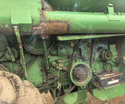 JohnDeere 约翰迪尔W210收割机