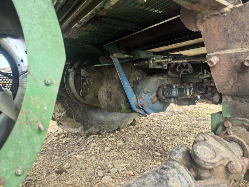 JohnDeere 约翰迪尔W210收割机