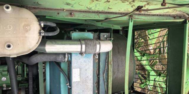 JohnDeere 约翰迪尔W210收割机
