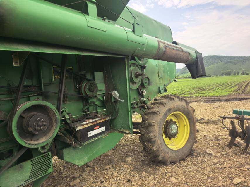 JohnDeere 约翰迪尔W210收割机