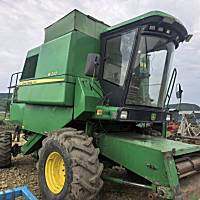 JohnDeere 约翰迪尔W210收割机