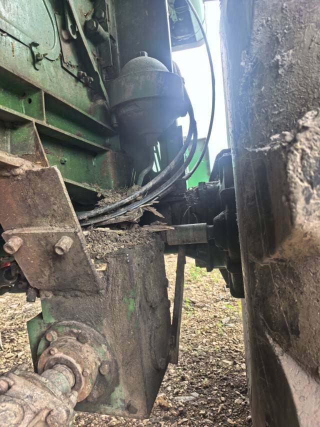 JohnDeere 约翰迪尔W210收割机