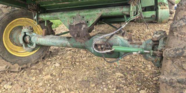 JohnDeere 约翰迪尔W210收割机
