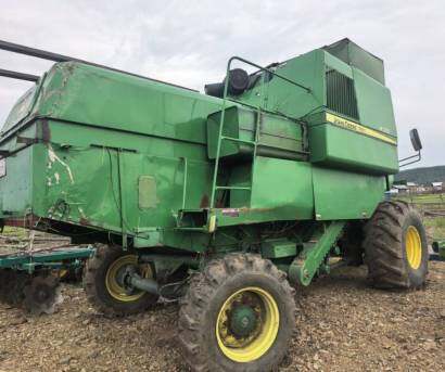 JohnDeere 约翰迪尔W210收割机
