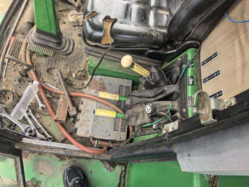 JohnDeere 约翰迪尔W210收割机