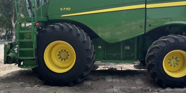 JohnDeere 约翰迪尔S770收割机