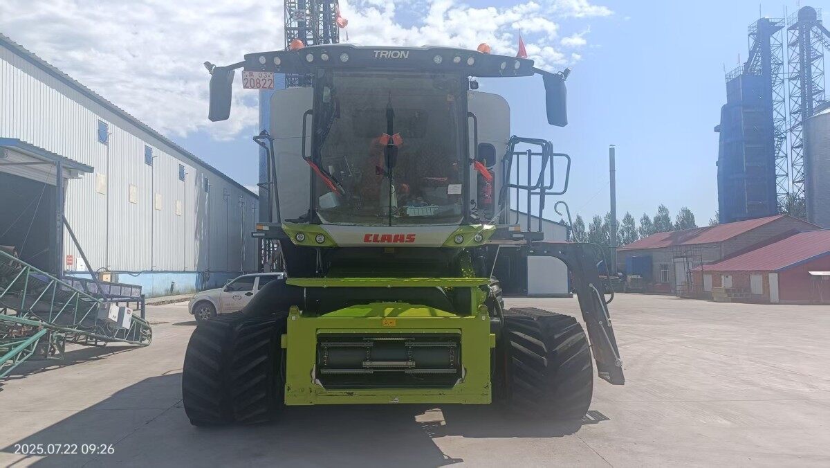 CLAAS 克拉斯730TT收割机