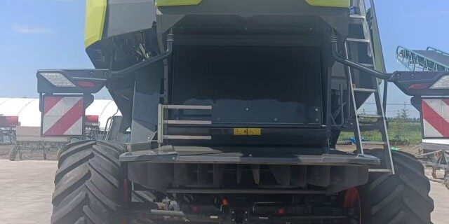 CLAAS 克拉斯730TT收割机