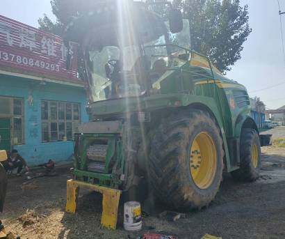 約翰迪爾8400青貯機(jī)