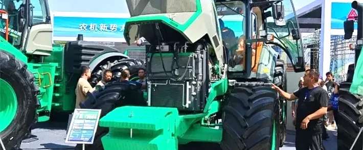 2025年新疆农机展上璀璨明星——混合动力拖拉机